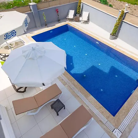 Villa Magnificent With Jacuzzi, Private Pool And Garden In Serik, Antalya