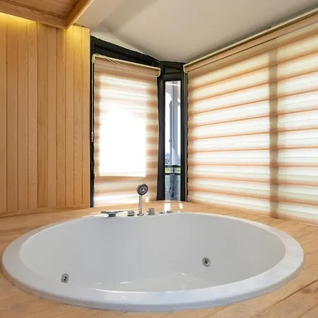 Magnificent With Jacuzzi, Private Pool And Garden In Serik, Antalya Villa
